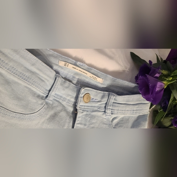 Zara Light Wash Blue Jeans - size 24 - Picture 5 of 9